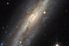 哈勃太空望远镜最新观测NGC 7640星系